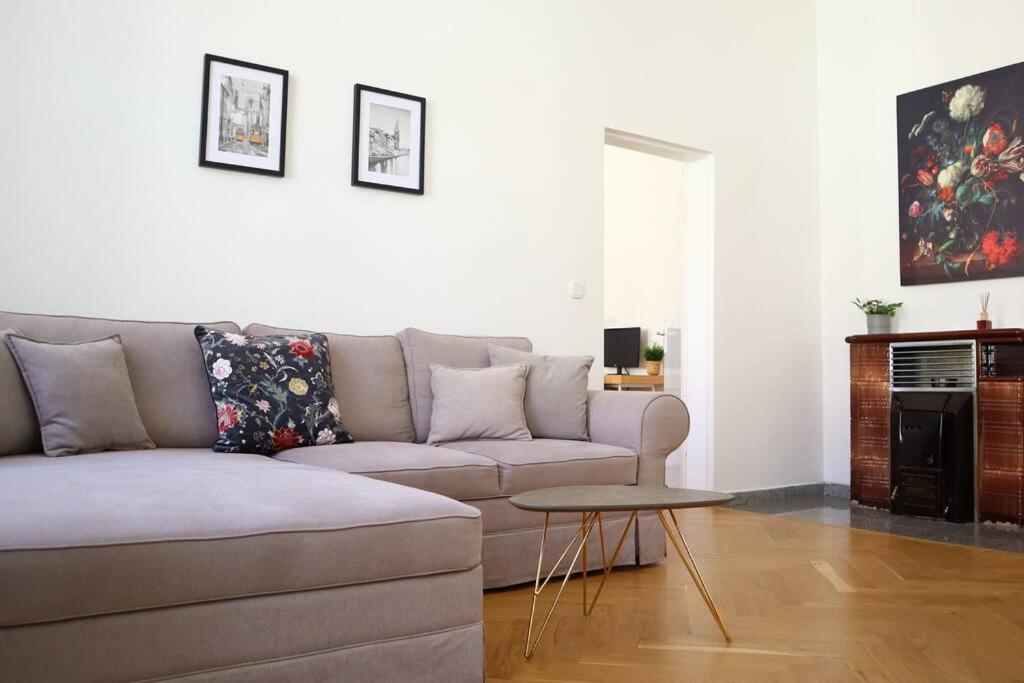 Bloom - Cozy Apartment, 5 Stops To City Center Vienna Luaran gambar
