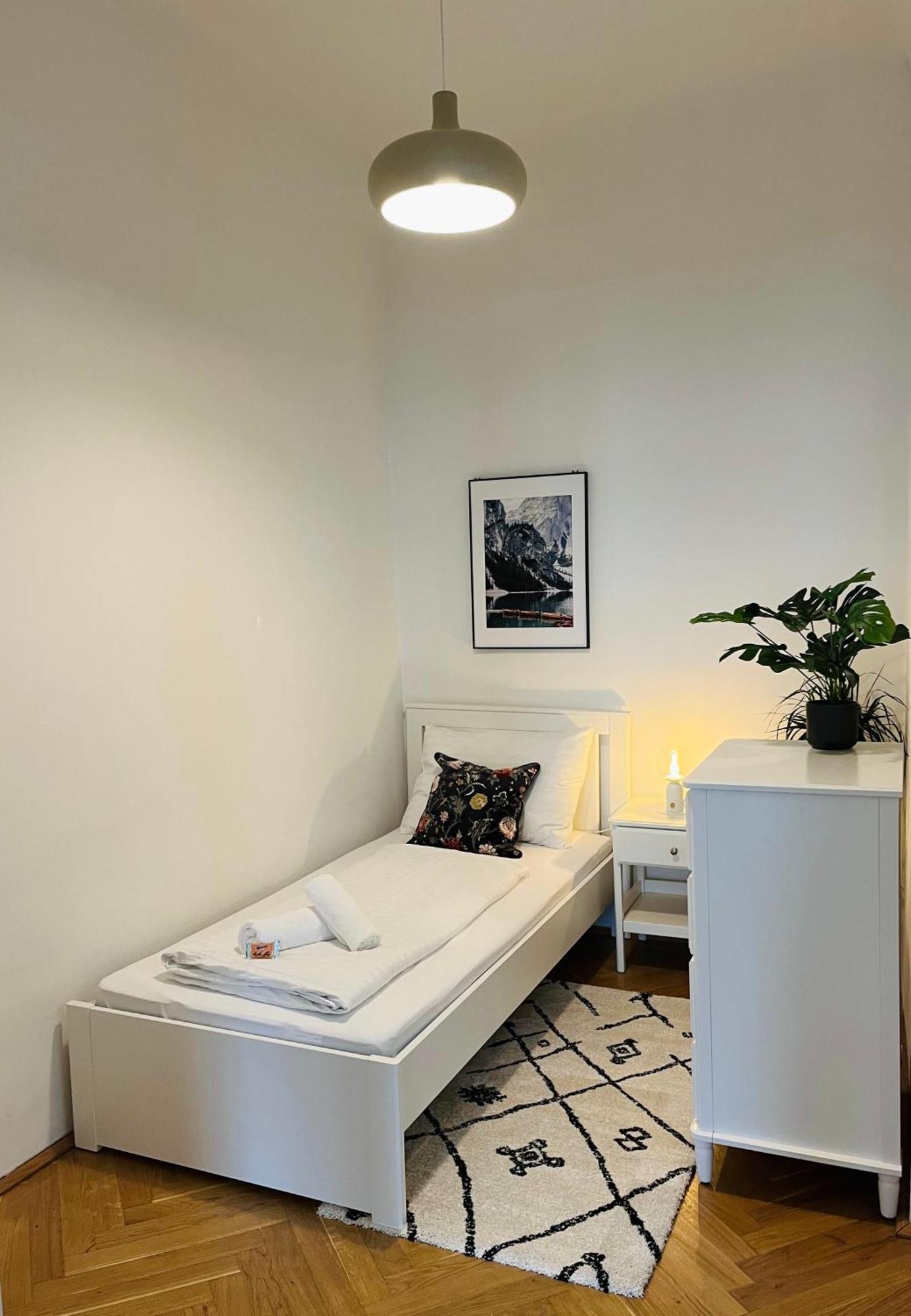 Bloom - Cozy Apartment, 5 Stops To City Center Vienna Luaran gambar